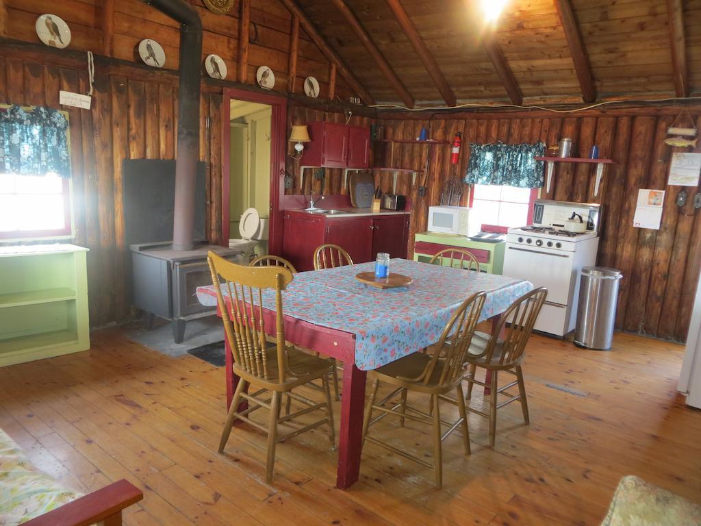 Gore Bay Lake Wolsey Cabins酒店 外观 照片